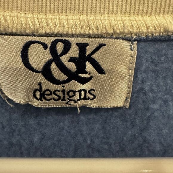 C&K 90s Layered Mock Neck Embroidered Sweatshirt. Cat & pillows theme. Size 1X - Picture 4 of 8